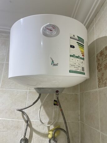 SAR 250 | Water Heater & Kitchen Cabinet | Household Items