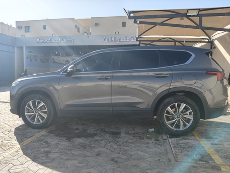 Hyundai Santa Fe 2019 – Automatic | 120,000 KM | For Sale | SAR 73,000