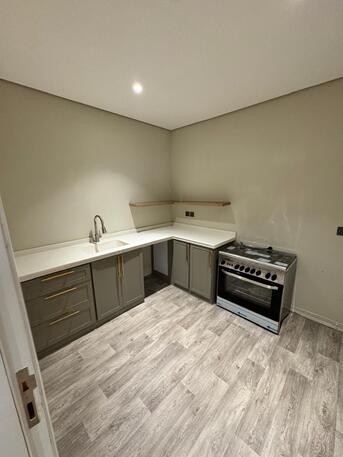 Sar 1200030000/month, 2 BR, Apartments For Rent For Families And Singles In The Royal Commission.