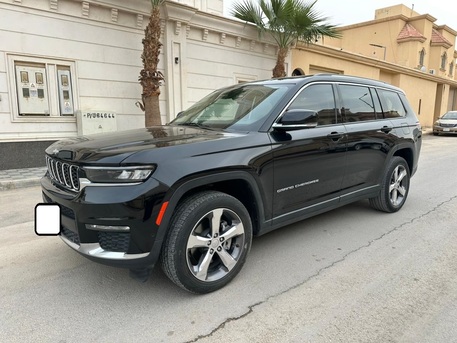 Jeep Grand Cherokee Limited 2022 | 4×4 | Sunroof | Automatic | 71,000 KM | 100% Accident-Free | SAR 150,000