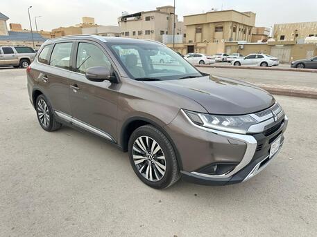 Mitsubishi Outlander 2020 | 4WD | Mid Option | Automatic | 163,000 KM | For Sale | SAR 49,000