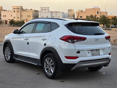 Well-Priced Hyundai Tucson Diesel 2018 | Full Option | Automatic | 157,000 KM | 2nd Owner | SAR 57,000