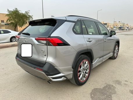 Premium Toyota RAV4 Prime 2022 | AWD | Panoramic Sunroof | Automatic | 64,000 KM | 1st Owner | 100% Accident-Free | SAR 115,000