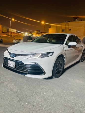 Toyota Camry LE Hybrid 2021 – Automatic | 15,000 KM | For Sale | SAR 85,000