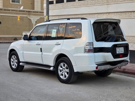 SAR 68,000 | Mitsubishi Pajero GLS 2020 | 4×4 | Low Mileage | Accident-Free | Urgent Sale.
