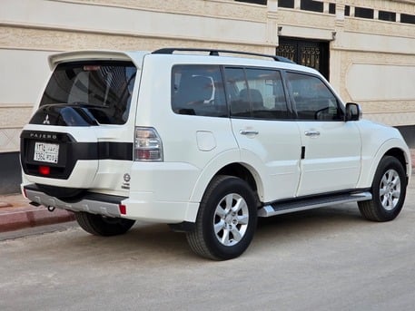 SAR 68,000 | Mitsubishi Pajero GLS 2020 | 4×4 | Low Mileage | Accident-Free | Urgent Sale.