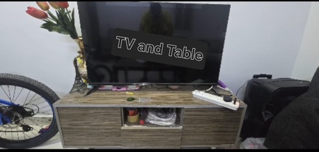 SAR 6,000 | Household Furniture & Appliances for Sale | Fridge, Washing Machine, Dining Table.