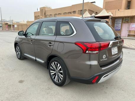 SAR 49,000 | Mitsubishi Outlander | 2020 Model | 4×4 | Automatic | Mid Option.
