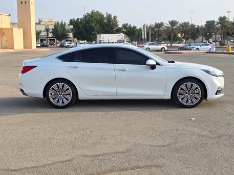 SAR 55,000 | 2024 Hongqi H5 35TD | Automatic | 50,000 KM | Full Option | Sunroof.