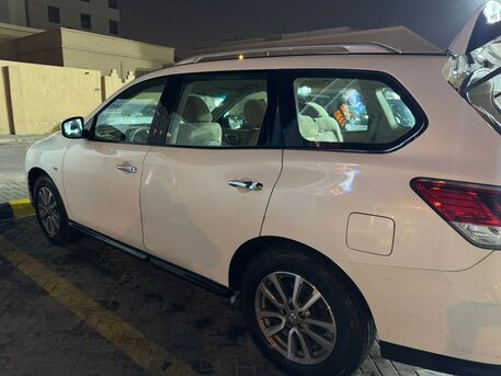 SAR 26,000 | Nissan Pathfinder 2013 | Automatic | 236,000 KM | Registered 2014