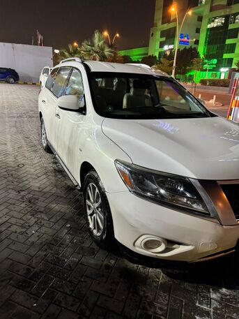 SAR 26,000 | Nissan Pathfinder 2013 | Automatic | 236,000 KM | Registered 2014