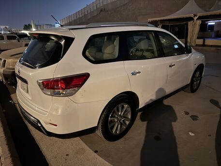 SAR 26,000 | Nissan Pathfinder 2013 | Automatic | 236,000 KM | Registered 2014