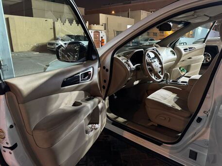 SAR 26,000 | Nissan Pathfinder 2013 | Automatic | 236,000 KM | Registered 2014