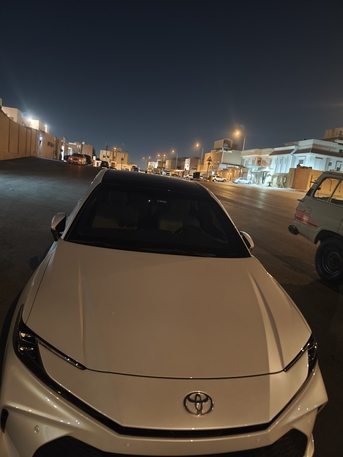 Urgent: Camry Le Hev With 10,000 Sar Cash