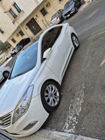 SAR 28,000 | Hyundai Azera 2013 | Automatic | Full Options | Excellent Deal