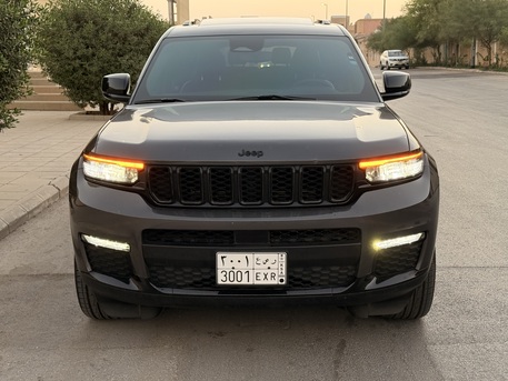 SAR 136,000 | Jeep Grand Cherokee L 2023 | Automatic | 77,000 KM | 7 Seats | Zero Paint