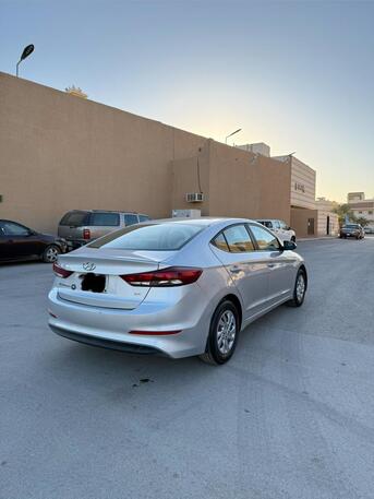 SAR 35,000 | Hyundai Elantra 2017 | Automatic | 280,000 KM