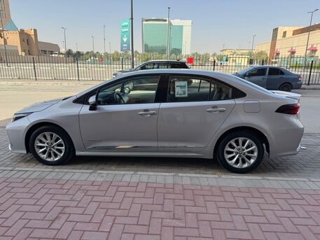 AR 65,000 | Toyota Corolla XLi Executive 2021 | Automatic | 16,200 KM | Very Low Mileage