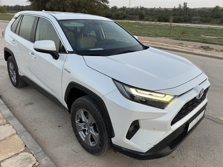 SAR 95,000 | Toyota RAV4 Hybrid 2024 | Automatic | 50,000 KM | Very Clean | Well Maintained
