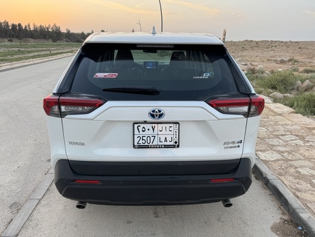 SAR 95,000 | Toyota RAV4 Hybrid 2024 | Automatic | 50,000 KM | Very Clean | Well Maintained