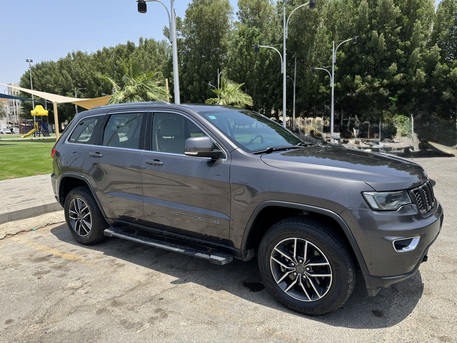 SAR 68,000 | Jeep Grand Cherokee Laredo 2019 | Automatic | 73,000 KM | Clean | Low Mileage