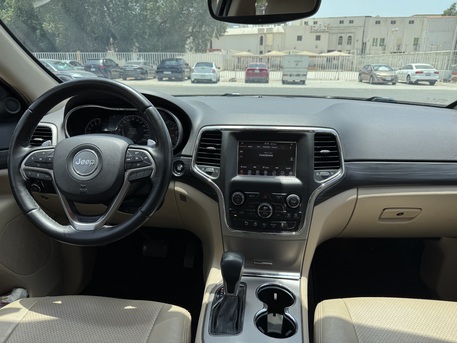 SAR 68,000 | Jeep Grand Cherokee Laredo 2019 | Automatic | 73,000 KM | Clean | Low Mileage