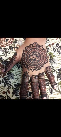 Mehendi Artist Available for All Occasions