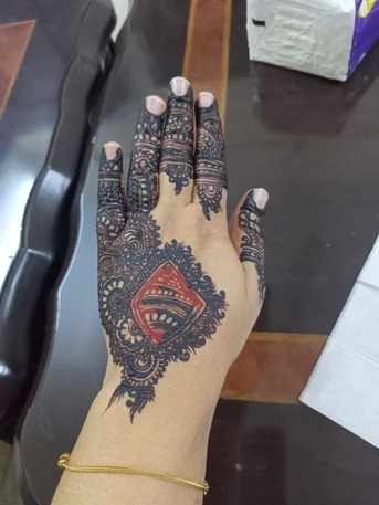 Mehendi Artist Available for All Occasions