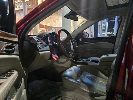 SAR 25,000 | Cadillac SRX 2010 | Automatic | 155,000 KM | Original Body | Negotiable
