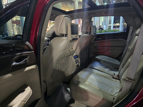SAR 25,000 | Cadillac SRX 2010 | Automatic | 155,000 KM | Original Body | Negotiable