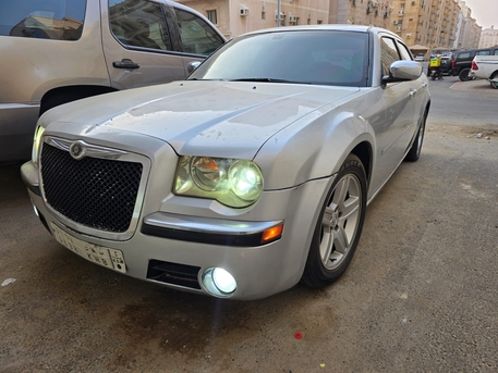 SAR 17,000 | Chrysler 300 HEMI 2007 | Automatic | 400,000 KM | Negotiable