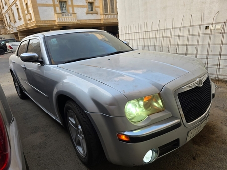 SAR 17,000 | Chrysler 300 HEMI 2007 | Automatic | 400,000 KM | Negotiable