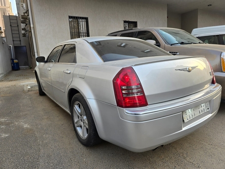 SAR 17,000 | Chrysler 300 HEMI 2007 | Automatic | 400,000 KM | Negotiable