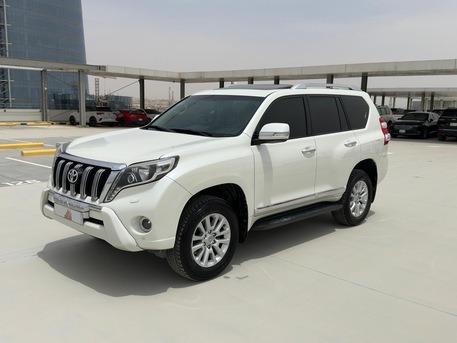 SAR 120,000 | Toyota Land Cruiser Prado TXL Full Option 2016 | Automatic | 190,000 KM | First Owner