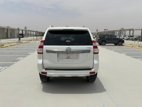 SAR 120,000 | Toyota Land Cruiser Prado TXL Full Option 2016 | Automatic | 190,000 KM | First Owner