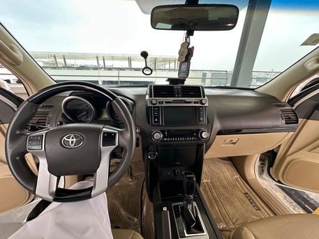 SAR 120,000 | Toyota Land Cruiser Prado TXL Full Option 2016 | Automatic | 190,000 KM | First Owner