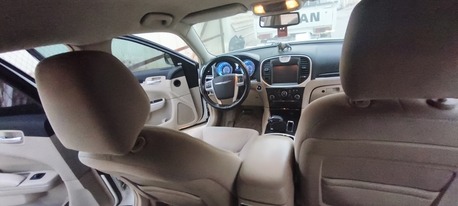 SAR 37,000 | Chrysler 300 2013 | Automatic | 176,000 KM