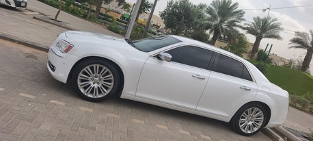 SAR 37,000 | Chrysler 300 2013 | Automatic | 176,000 KM