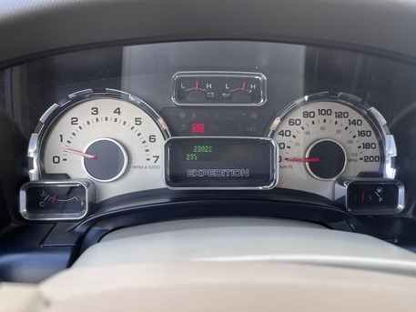 SAR 37,000 | Ford Expedition XLT 4×4 2014 | Automatic | 246,000 KM | Neat Condition