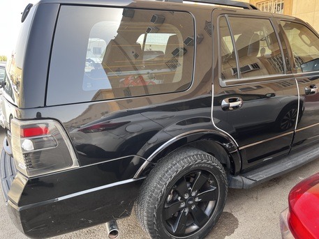 SAR 37,000 | Ford Expedition XLT 4×4 2014 | Automatic | 246,000 KM | Neat Condition