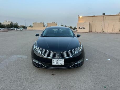 SAR 29,000 | Lincoln MKZ 3.7 AWD Full Option 2014 | Automatic | 250,000 KM | Panoramic Sunroof