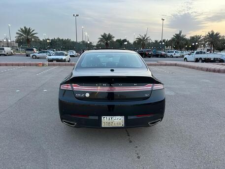 SAR 29,000 | Lincoln MKZ 3.7 AWD Full Option 2014 | Automatic | 250,000 KM | Panoramic Sunroof