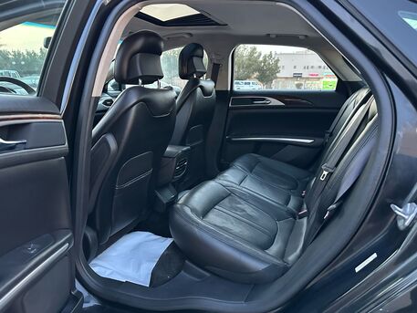 SAR 29,000 | Lincoln MKZ 3.7 AWD Full Option 2014 | Automatic | 250,000 KM | Panoramic Sunroof