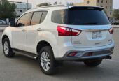 SAR 67,000 | Isuzu MU-X 3.0 TD Mid Option 2022 | Automatic | 157,000 KM | Diesel