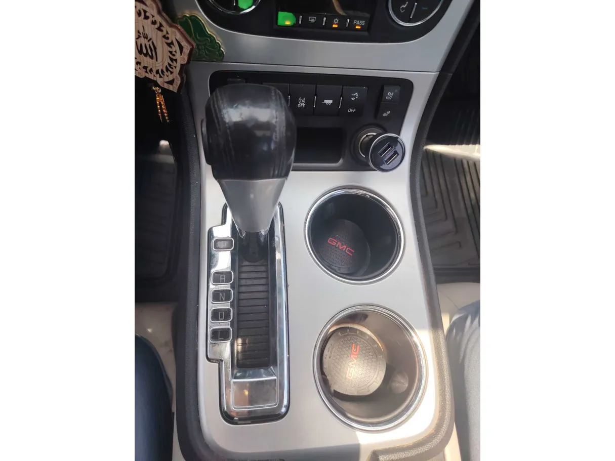 SAR 17,500 | GMC Acadia SLT V6 3.6L AWD Full Option 2012 | Automatic | 164,707 KM | Sunroof | DVD | Cold AC