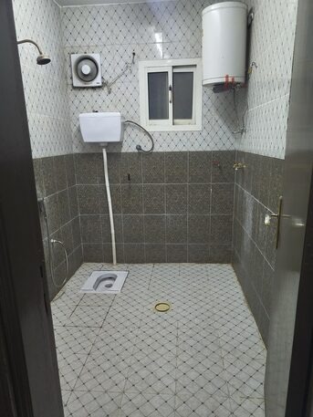 SAR 1,400/Month | 1 Bedroom Flat with Hall, Kitchen & Washroom | 3rd Floor (No Lift)