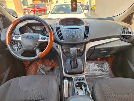 SAR 24,000 | Ford Escape 2015 | Automatic | 275,000 KM | Accident Free | Jazan City