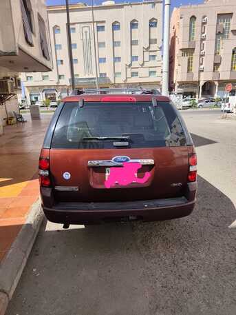 Ford Explorer XLT 2010 | Automatic | 410,000 KM | Original Factory Paint | Fully Maintained