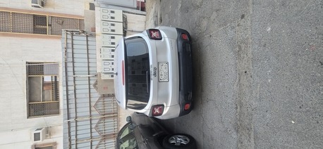 SAR 28,000 | Jeep Renegade 2016 | Automatic | 256,000 KM