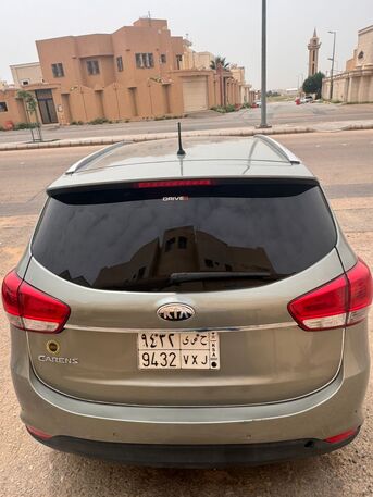 SAR 28,000 | Kia Carens 2014 Full Option | Automatic | 240,000 KM